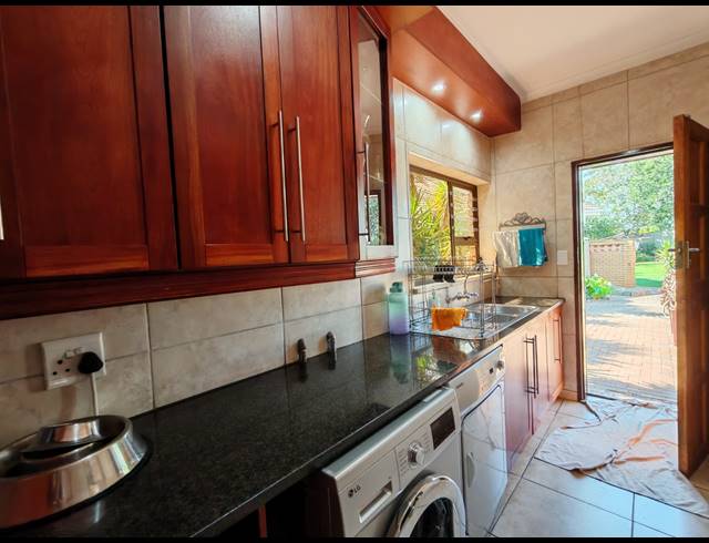4 BEDROOM HOUSE FOR SALE IN THREE RIVERS EAST